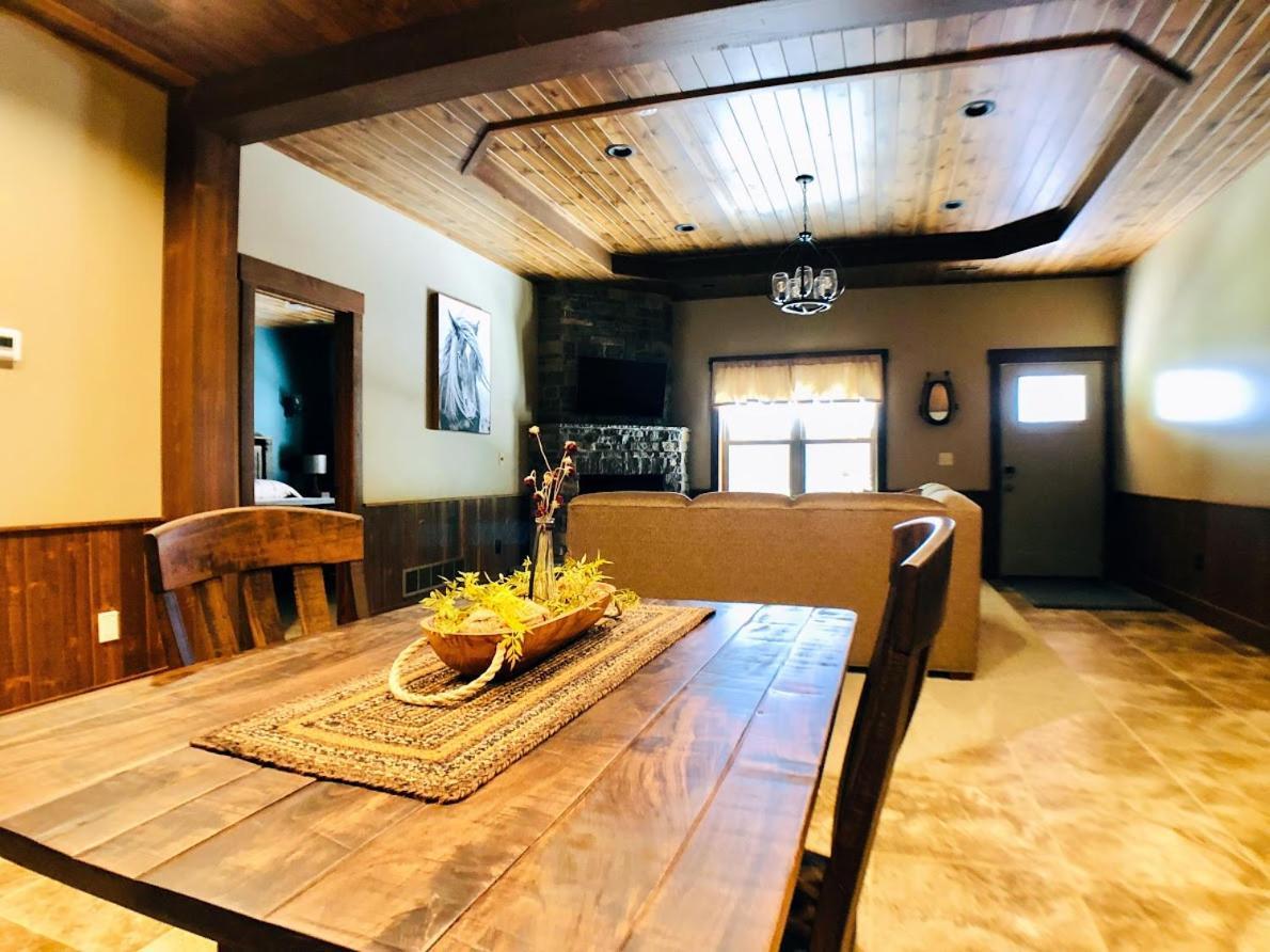Sojourner'S Lodge & Log Cabin Suites Dundee エクステリア 写真