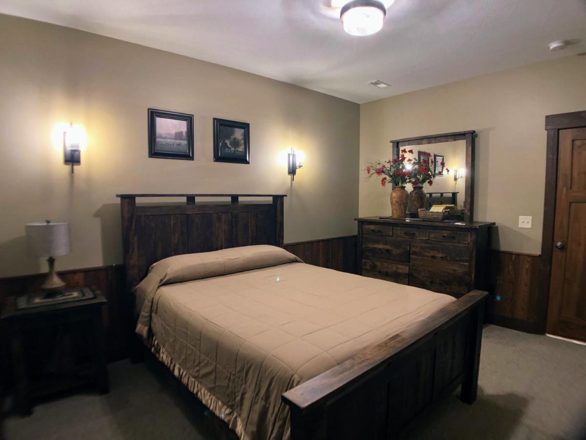 Sojourner'S Lodge & Log Cabin Suites Dundee エクステリア 写真