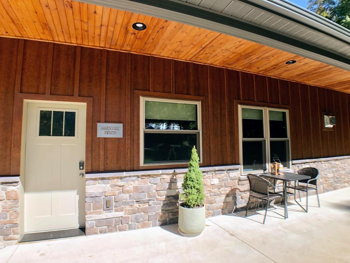 Sojourner'S Lodge & Log Cabin Suites Dundee エクステリア 写真