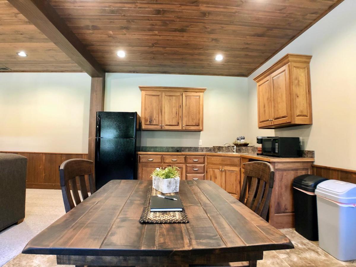Sojourner'S Lodge & Log Cabin Suites Dundee エクステリア 写真